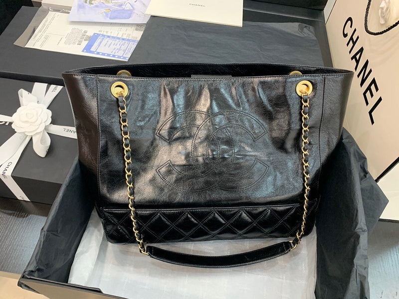 Dragons Bags Detail
