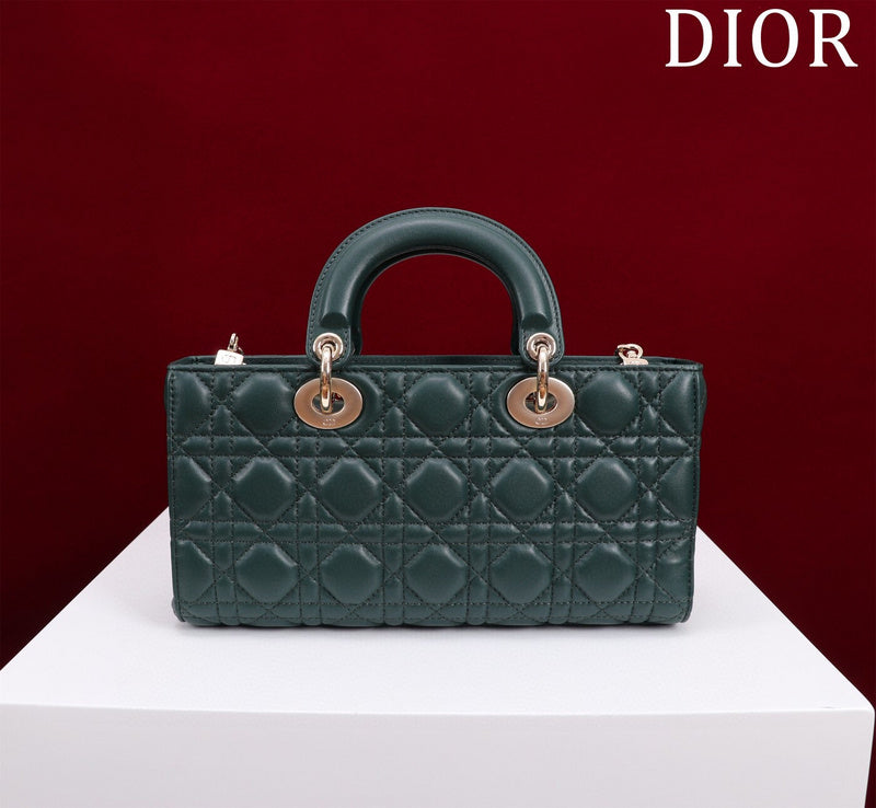 Dragons Bags Detail