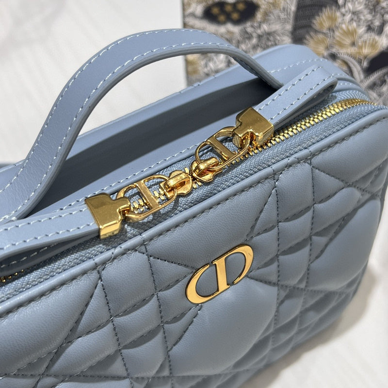 Dragons Bags Detail