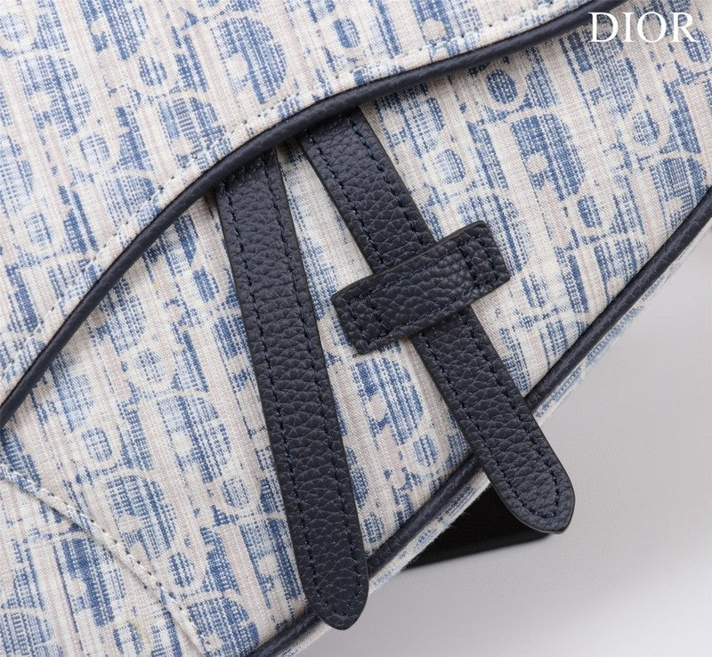 Dragons Bags Detail