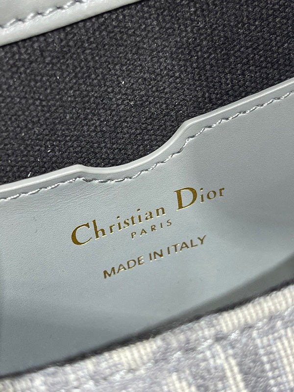 Dragons Bags Detail