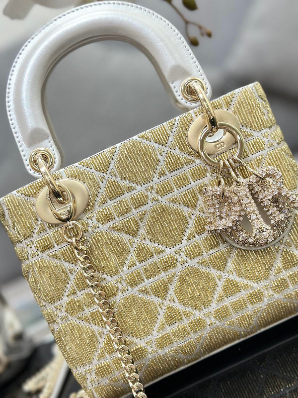 Dragons Bags Detail