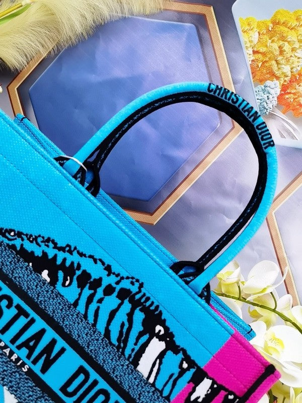 Dragons Bags Detail