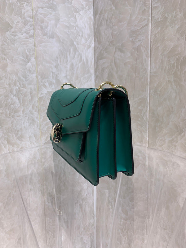 Dragons Bags Detail