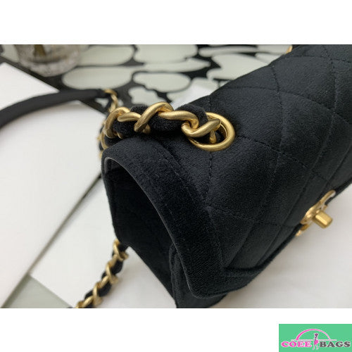 Dragons Bags Detail
