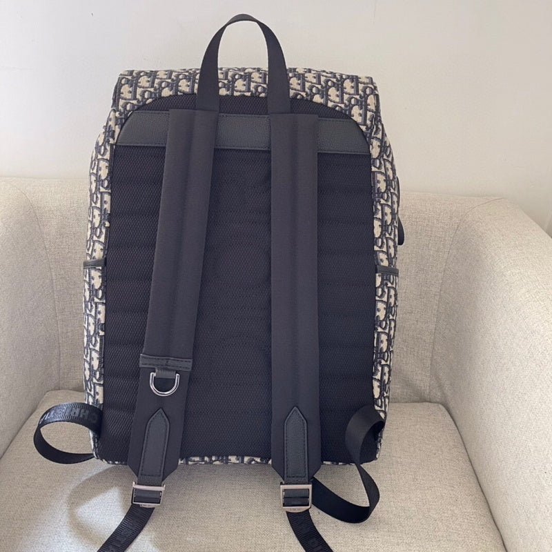 Dragons Bags Detail