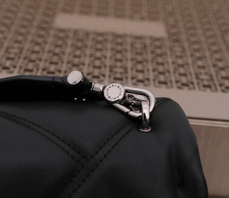 Dragons Bags Detail