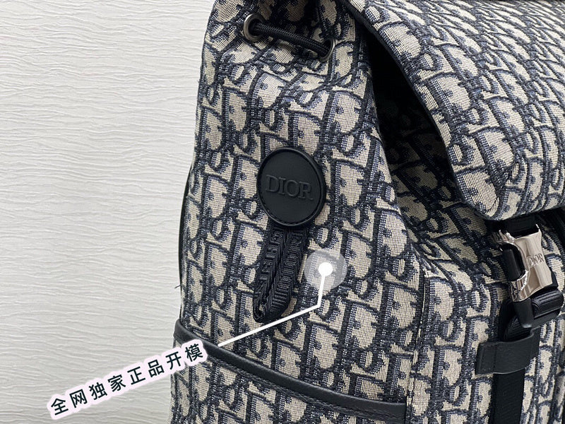 Dragons Bags Detail