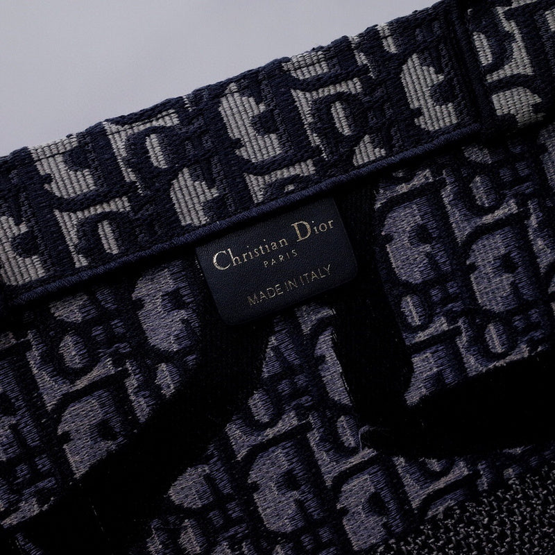 Dragons Bags Detail