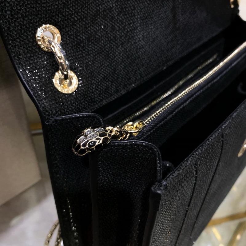 Dragons Bags Detail