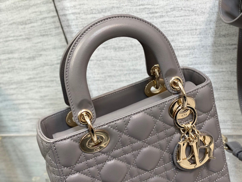 Dragons Bags Detail