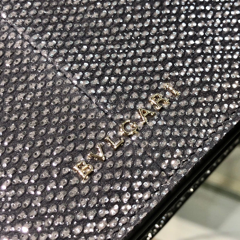 Dragons Bags Detail