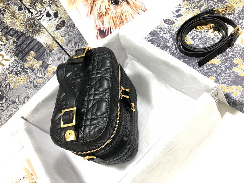 Dragons Bags Detail