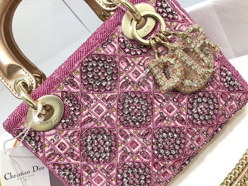 Dragons Bags Detail