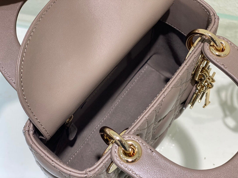 Dragons Bags Detail