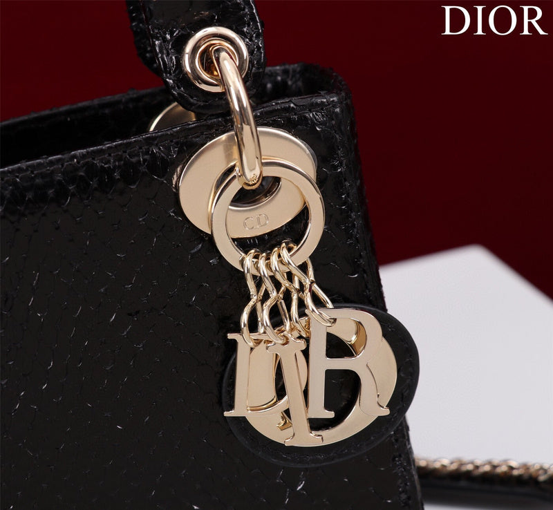 Dragons Bags Detail
