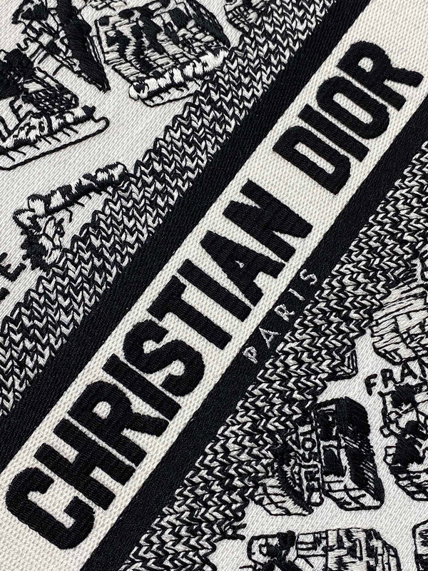Dragons Bags Detail