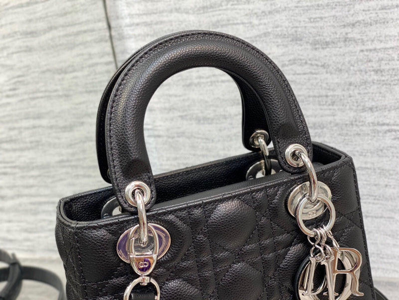 Dragons Bags Detail