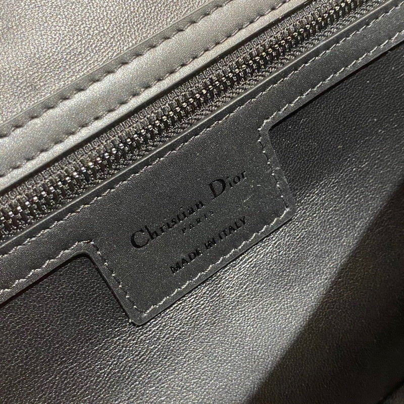 Dragons Bags Detail
