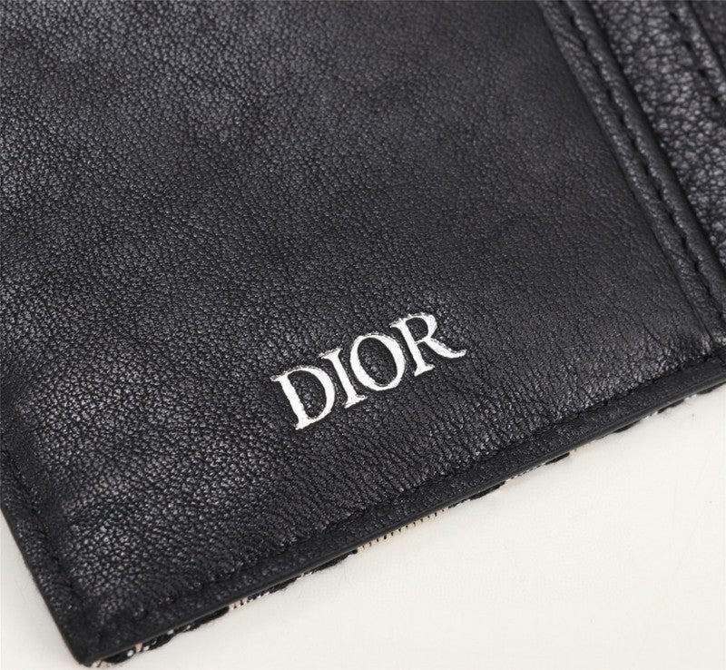 Dragons Bags Detail