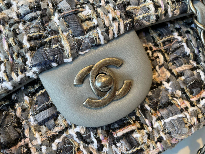 Dragons Bags Detail