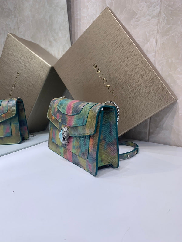 Dragons Bags Detail