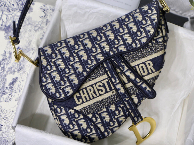 Dragons Bags Detail