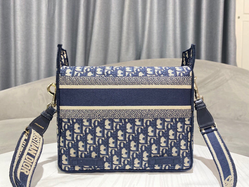 Dragons Bags Detail
