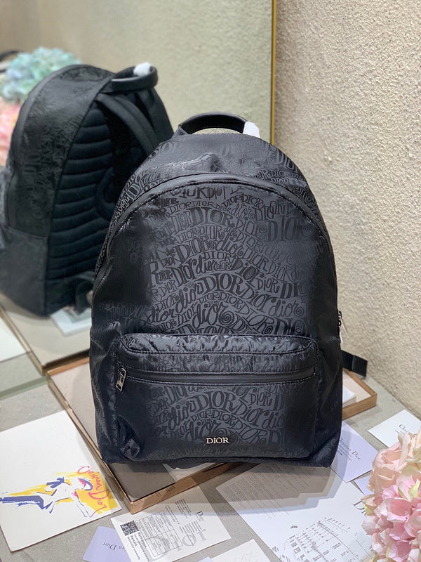 Dragons Bags Detail