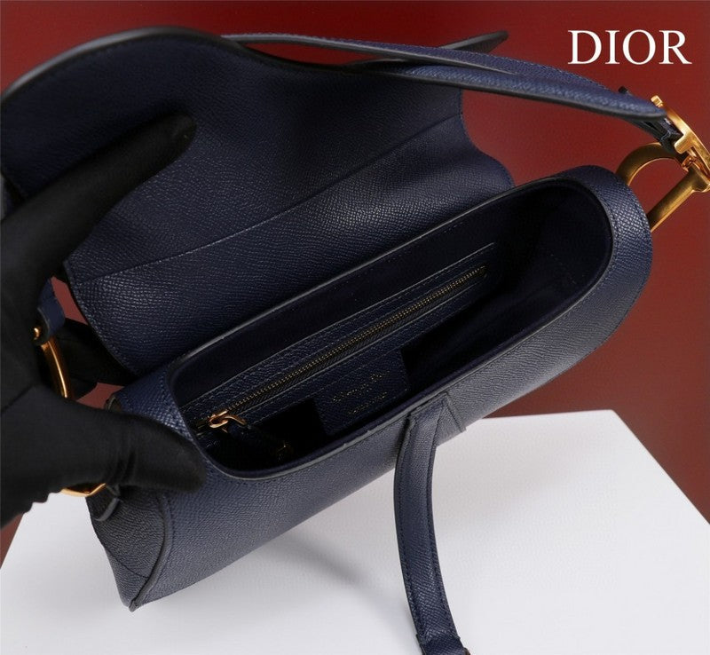 Dragons Bags Detail