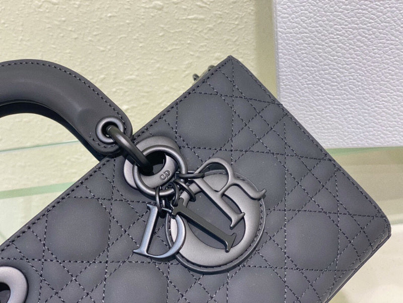 Dragons Bags Detail