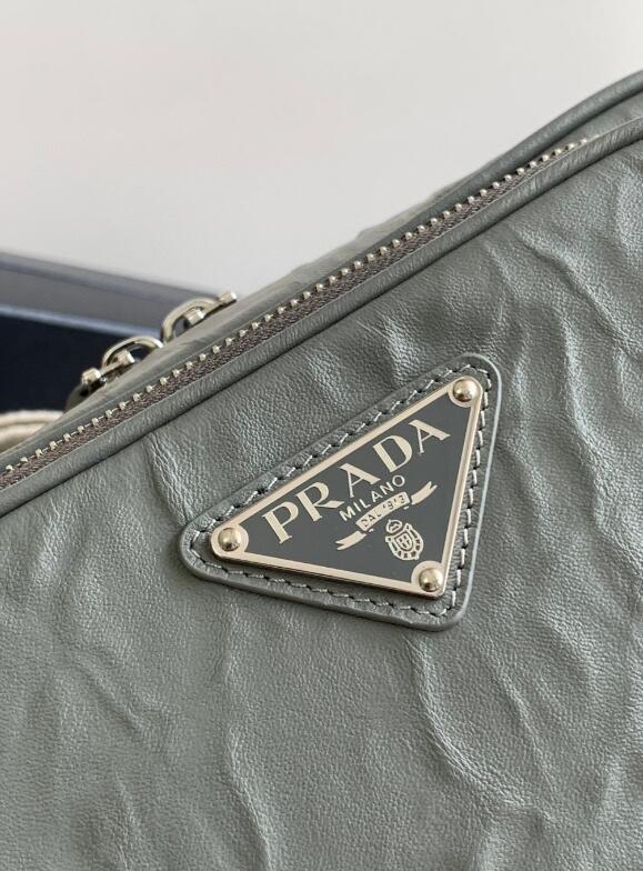 Dragons Bags Detail