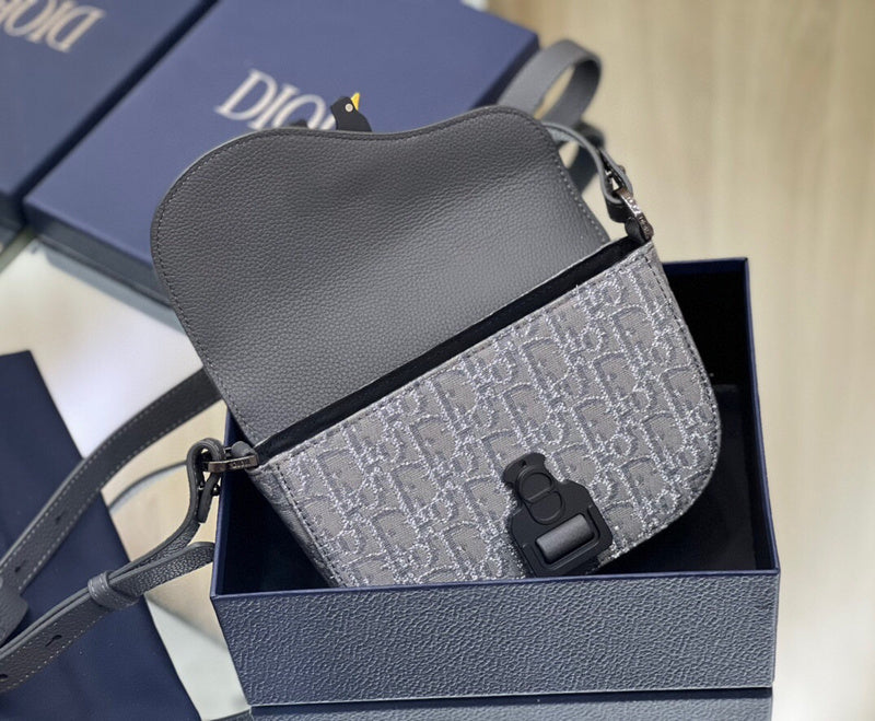 Dragons Bags Detail
