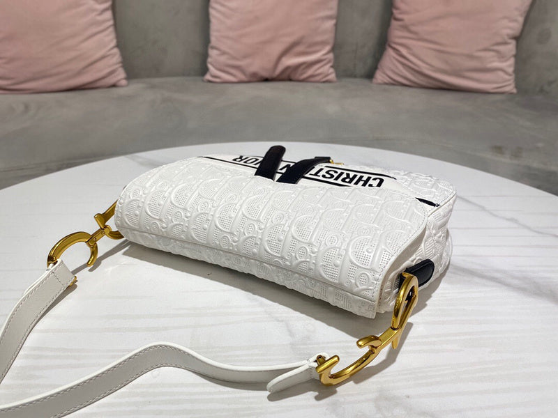 Dragons Bags Detail