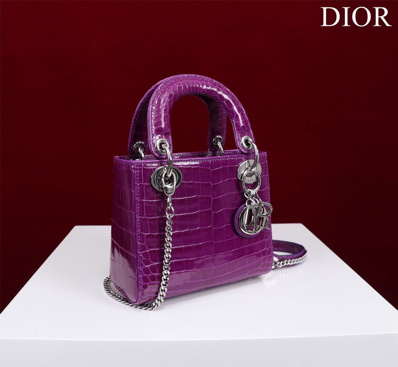 Dragons Bags Detail