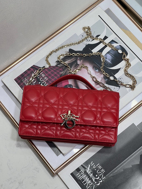 Dragons Bags Detail