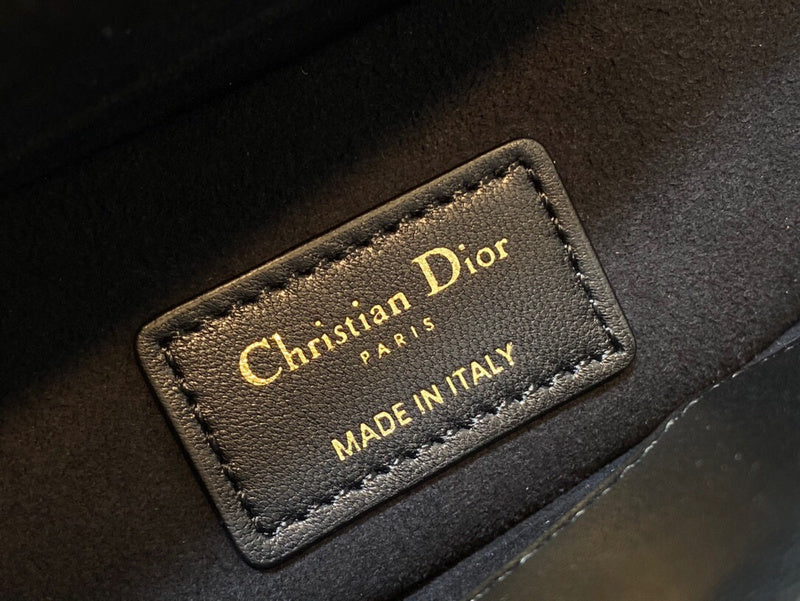 Dragons Bags Detail