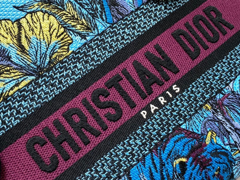 Dragons Bags Detail