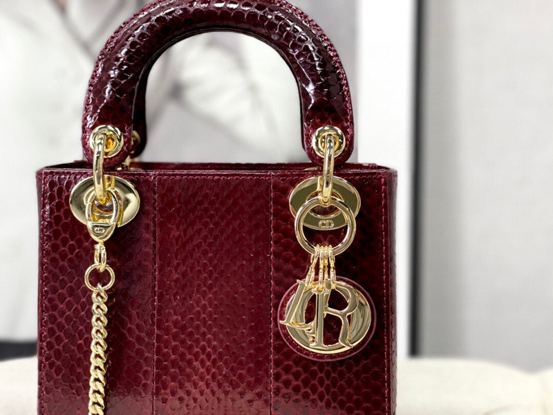 Dragons Bags Detail