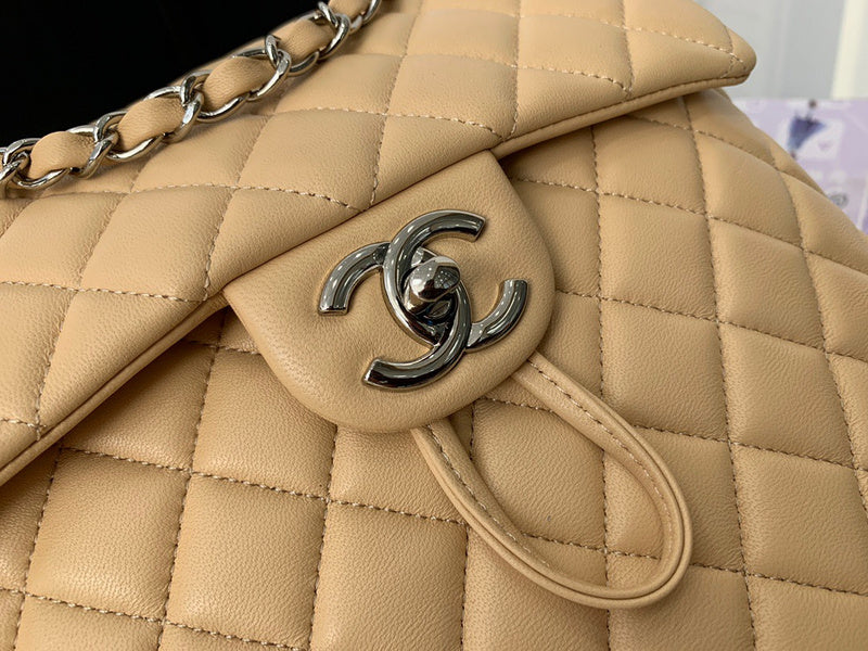 Dragons Bags Detail