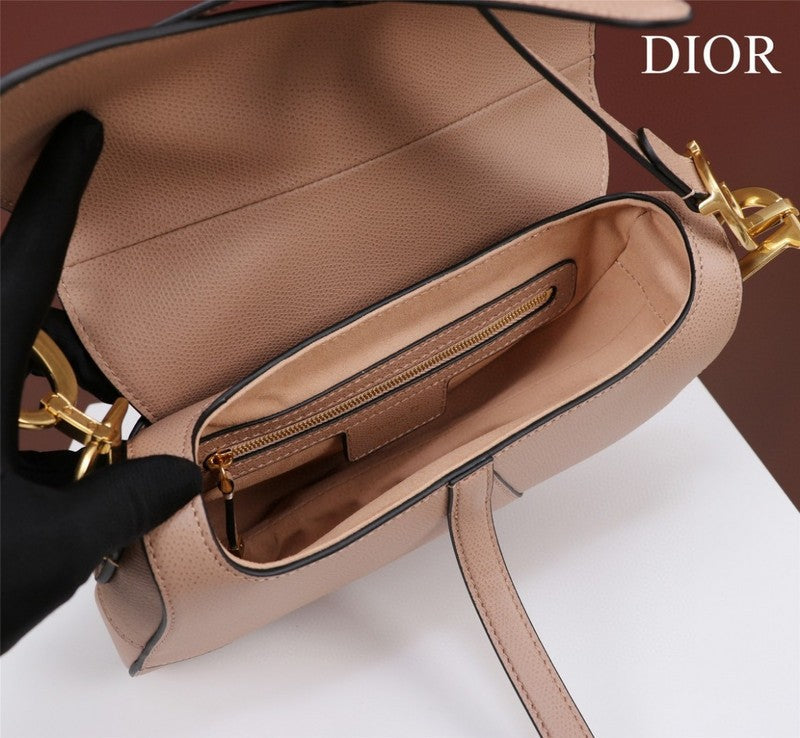 Dragons Bags Detail