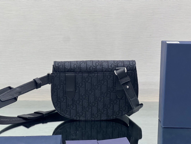 Dragons Bags Detail