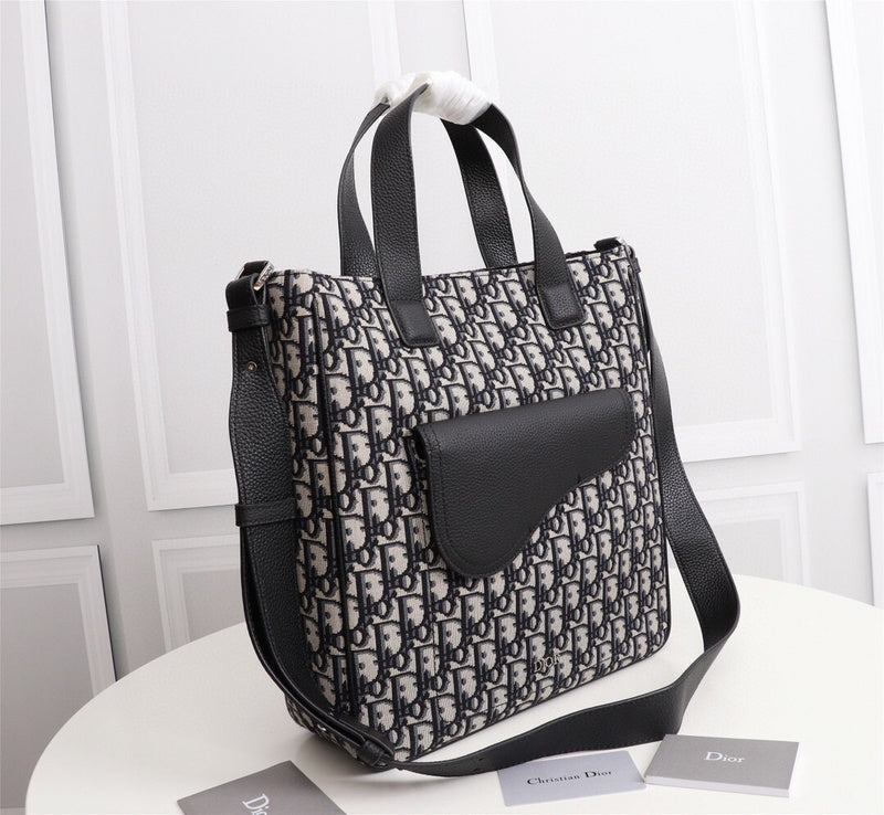 Dragons Bags Detail