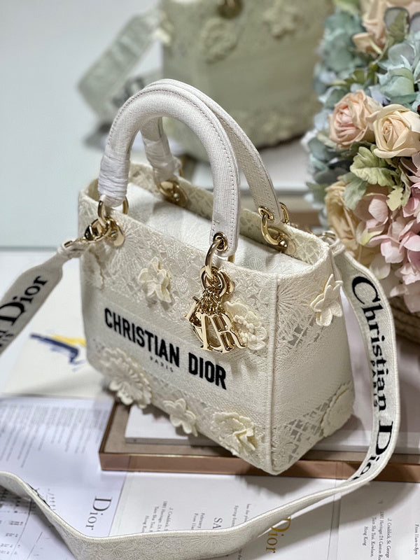 Dragons Bags Detail