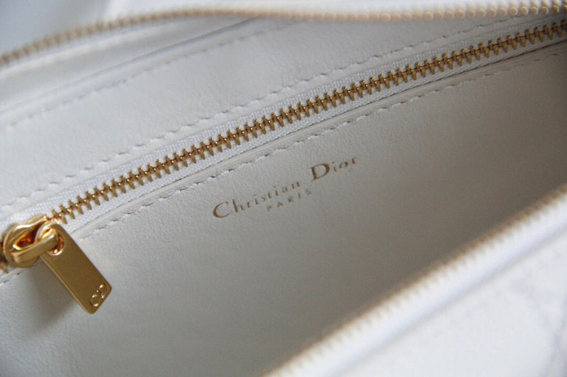Dragons Bags Detail