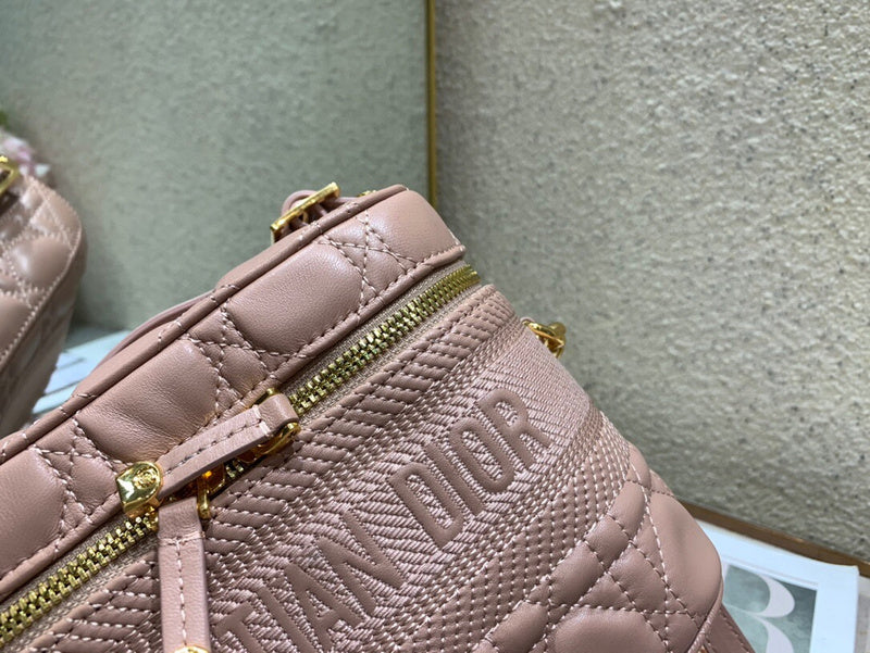 Dragons Bags Detail