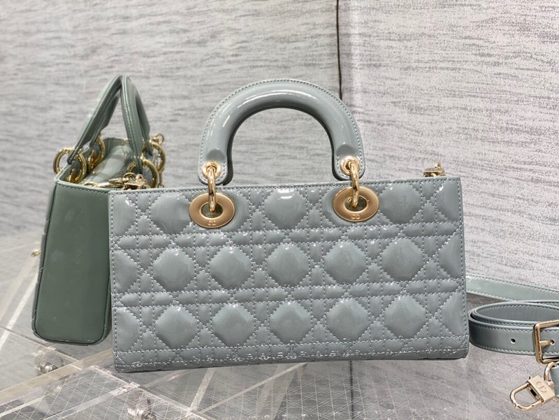Dragons Bags Detail