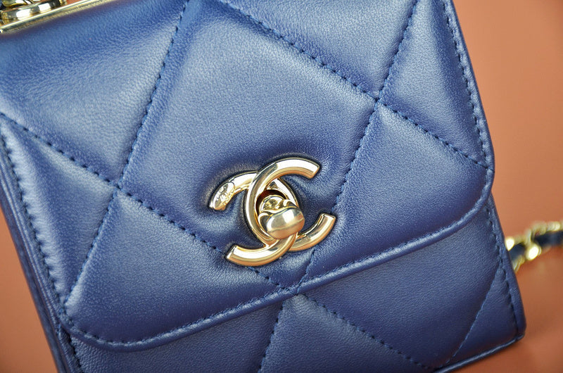 Dragons Bags Detail