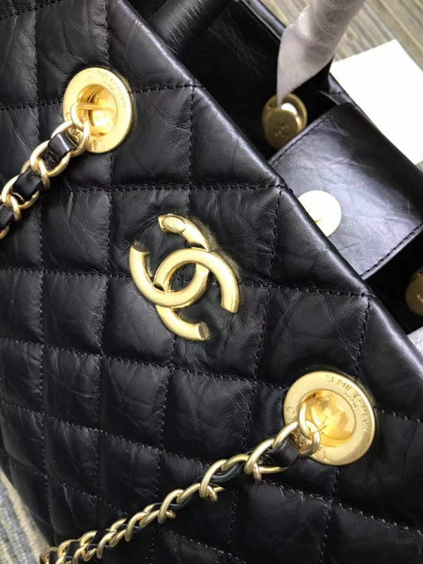 Dragons Bags Detail