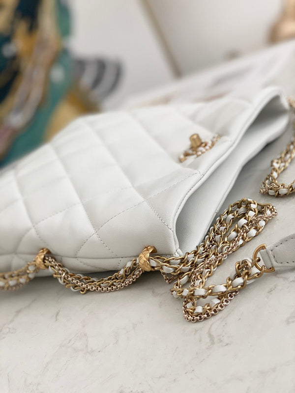 Dragons Bags Detail